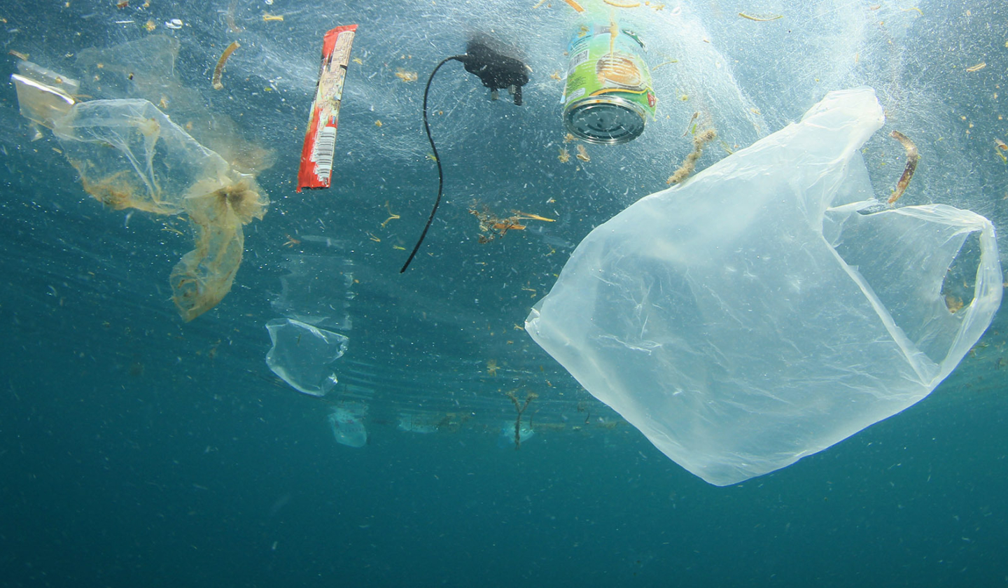 Plastic afval in water