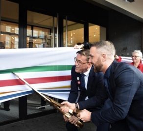 Lint Knippen Bij Opening
