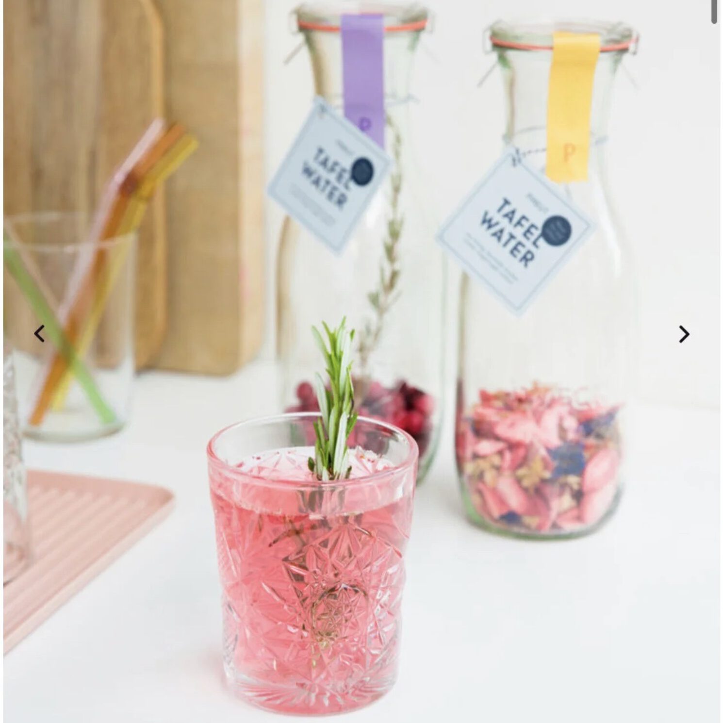Pineut tafelwater via jadoe geschenkenmakers
