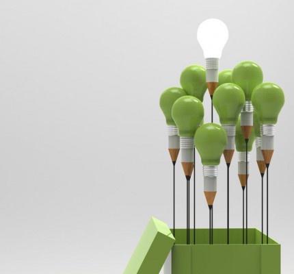 44701994-tekenen-idee-potlood-en-licht-bol-concept-buiten-de-doos-als-creatieve-en-leiderschap-concept.jpg